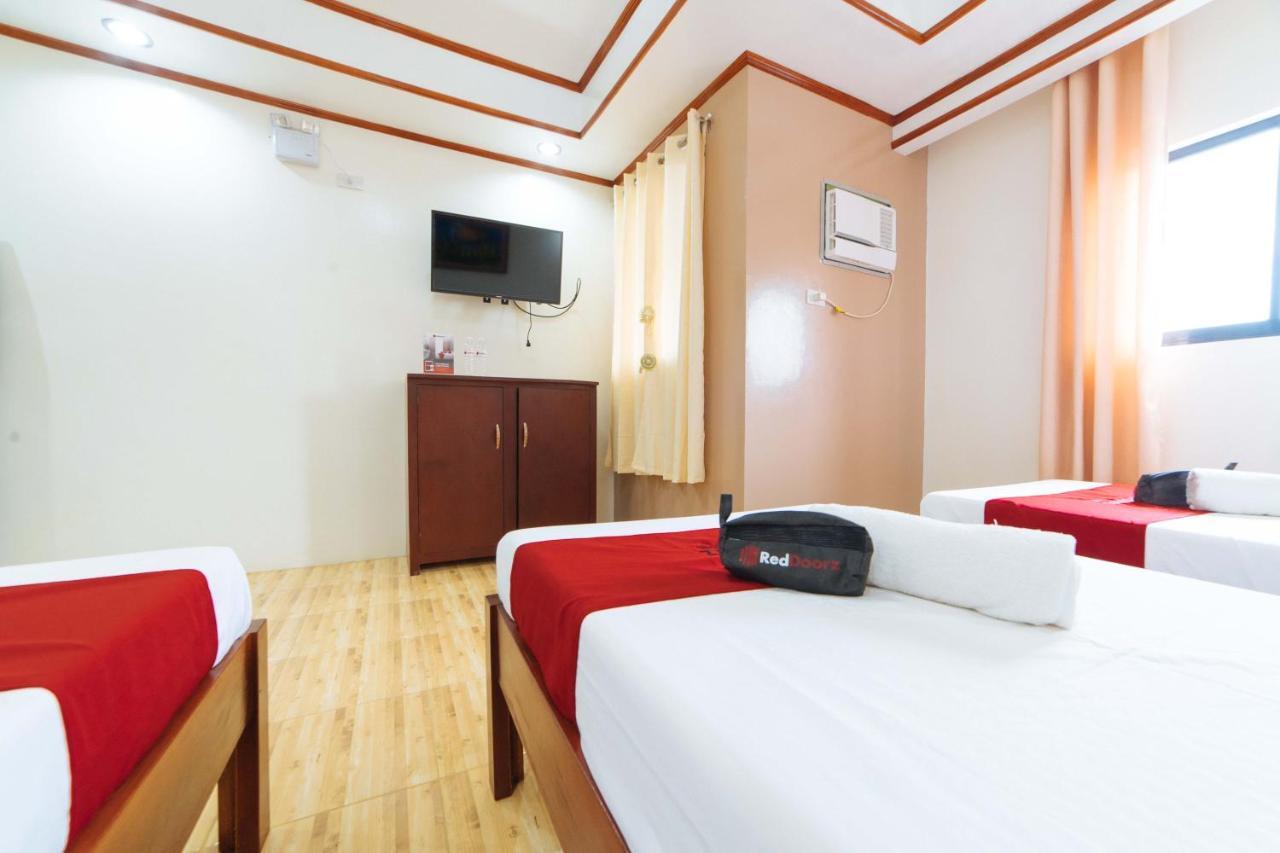 Reddoorz Near Golden Sarok Shrine Hotel Kalibo Bagian luar foto