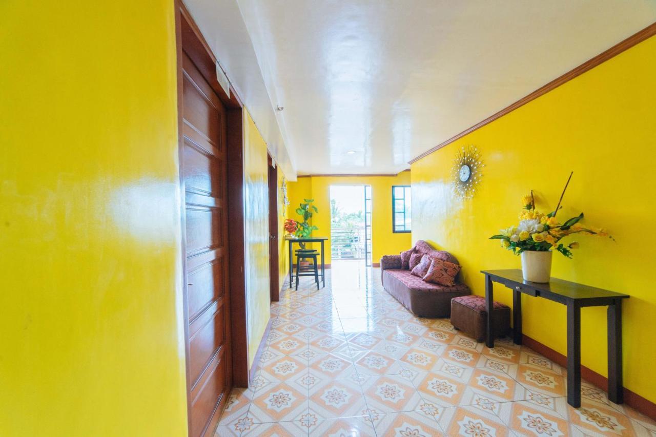 Reddoorz Near Golden Sarok Shrine Hotel Kalibo Bagian luar foto