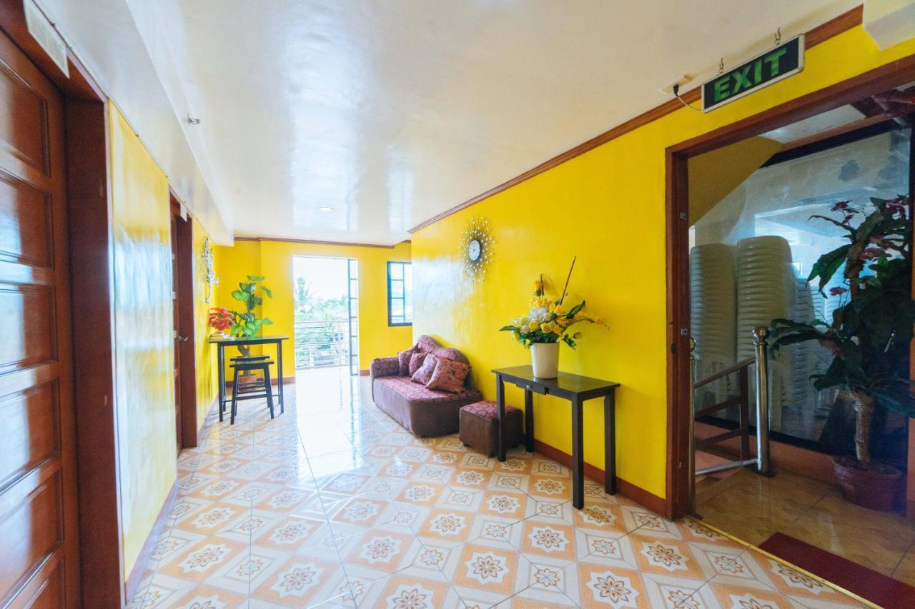 Reddoorz Near Golden Sarok Shrine Hotel Kalibo Bagian luar foto