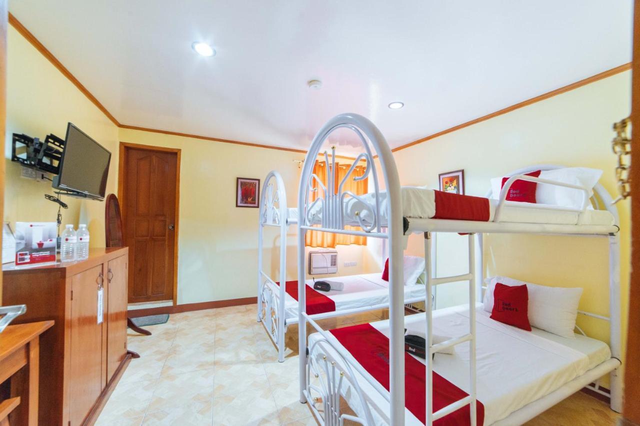 Reddoorz Near Golden Sarok Shrine Hotel Kalibo Bagian luar foto