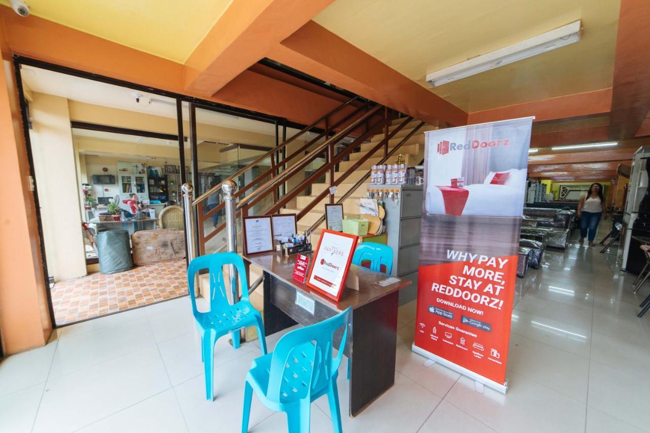 Reddoorz Near Golden Sarok Shrine Hotel Kalibo Bagian luar foto